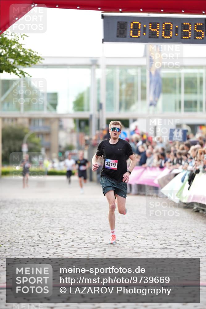 12.06.2026 - Holstenköstenlauf LAZAROV Photography http://msf.ph/oto/9739669 12.06.2026 19:40:34 Laufen 3219, 3510 meine-sportfotos.de