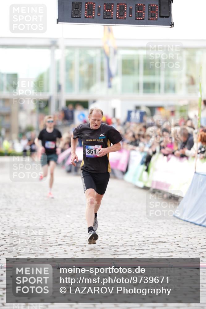 12.06.2026 - Holstenköstenlauf LAZAROV Photography http://msf.ph/oto/9739671 12.06.2026 19:40:32 Laufen 3219, 3510 meine-sportfotos.de