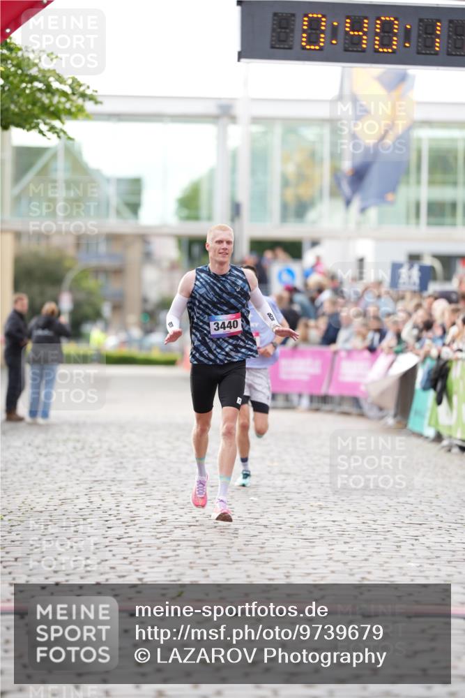12.06.2026 - Holstenköstenlauf LAZAROV Photography http://msf.ph/oto/9739679 12.06.2026 19:40:11 Laufen 3271, 3440 meine-sportfotos.de
