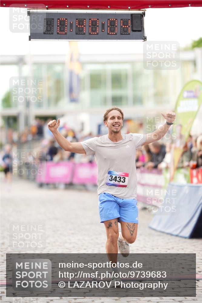 12.06.2026 - Holstenköstenlauf LAZAROV Photography http://msf.ph/oto/9739683 12.06.2026 19:40:04 Laufen 3433 meine-sportfotos.de