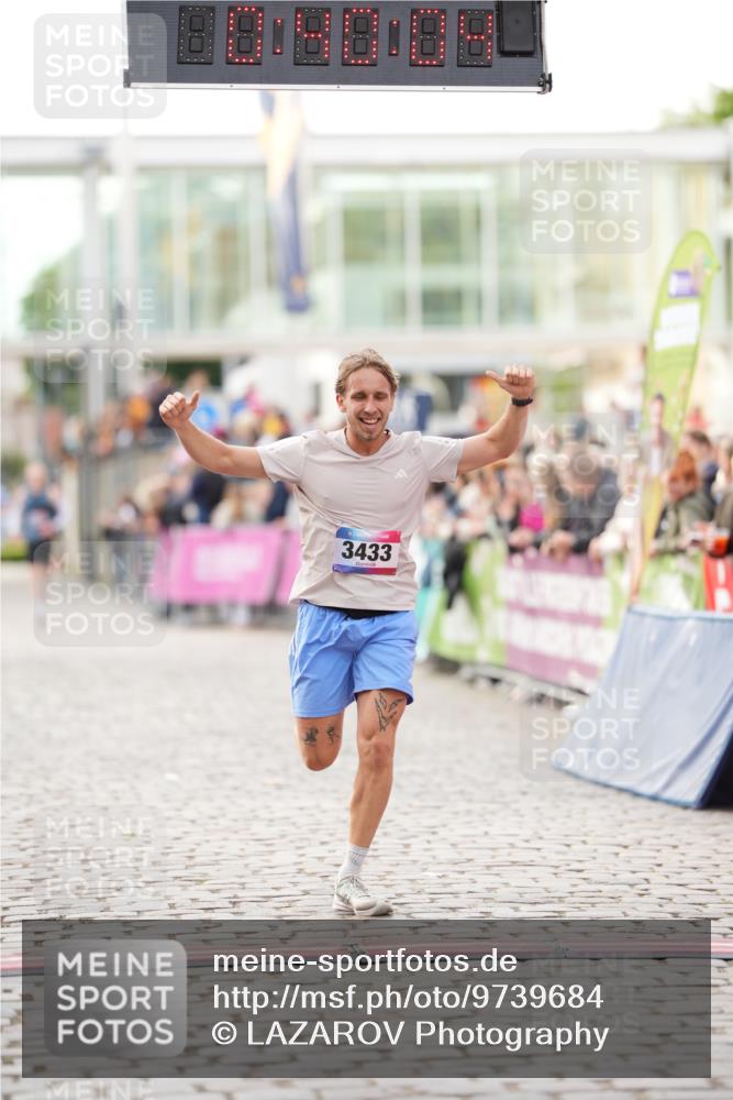 12.06.2026 - Holstenköstenlauf LAZAROV Photography http://msf.ph/oto/9739684 12.06.2026 19:40:03 Laufen 3433 meine-sportfotos.de