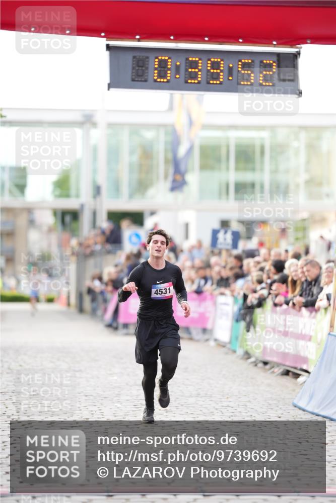 12.06.2026 - Holstenköstenlauf LAZAROV Photography http://msf.ph/oto/9739692 12.06.2026 19:39:51 Laufen 3700, 4531, 4640 meine-sportfotos.de