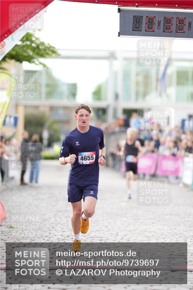 12.06.2026 - Holstenköstenlauf LAZAROV Photography http://msf.ph/oto/9739697 12.06.2026 19:39:44 Laufen 3700, 4640, 4655 meine-sportfotos.de