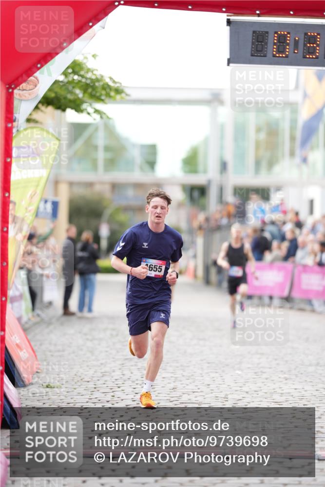 12.06.2026 - Holstenköstenlauf LAZAROV Photography http://msf.ph/oto/9739698 12.06.2026 19:39:43 Laufen 3700, 4640, 4655 meine-sportfotos.de
