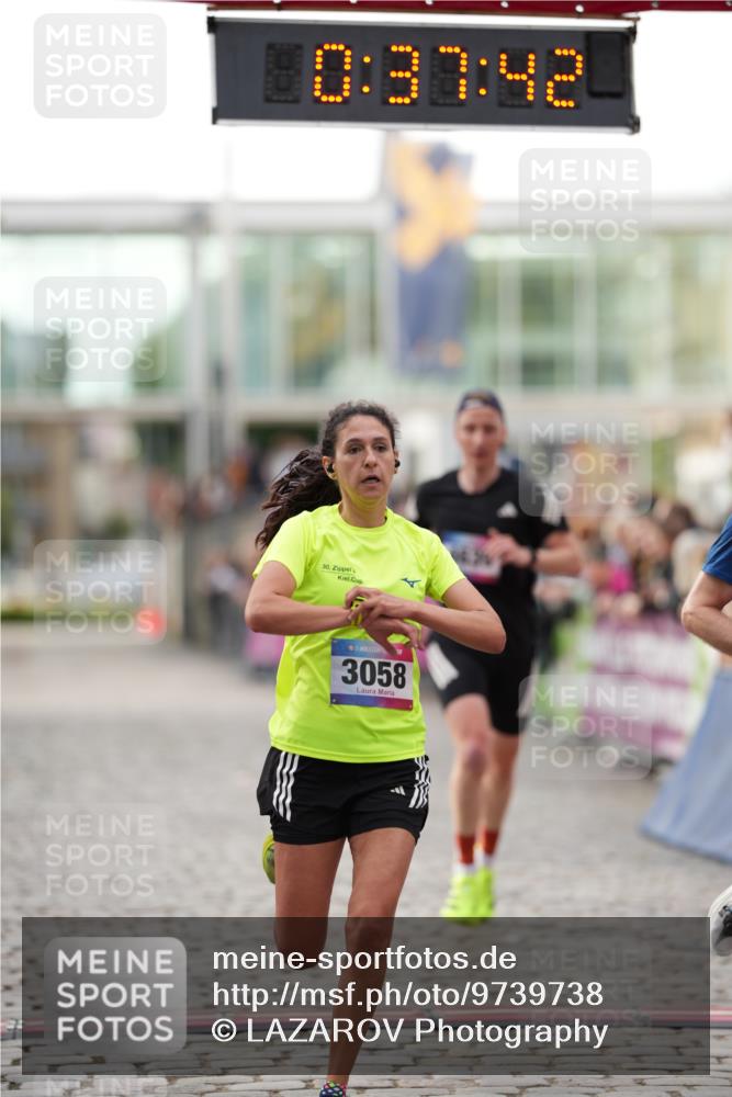 12.06.2026 - Holstenköstenlauf LAZAROV Photography http://msf.ph/oto/9739738 12.06.2026 19:37:41 Laufen 3058, 4639, 4816, 4819 meine-sportfotos.de