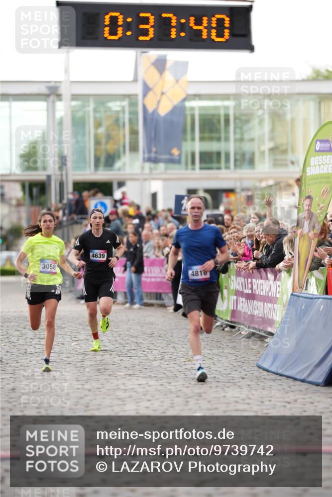 12.06.2026 - Holstenköstenlauf LAZAROV Photography http://msf.ph/oto/9739742 12.06.2026 19:37:40 Laufen 3058, 4639, 4816, 4819 meine-sportfotos.de