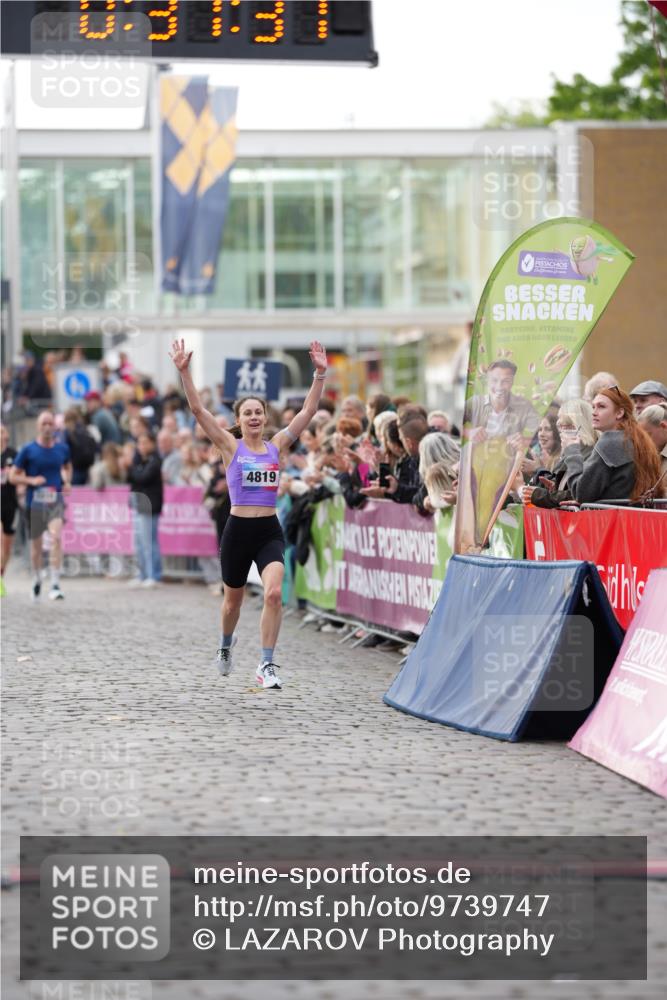 12.06.2026 - Holstenköstenlauf LAZAROV Photography http://msf.ph/oto/9739747 12.06.2026 19:37:37 Laufen 3058, 4816, 4819 meine-sportfotos.de