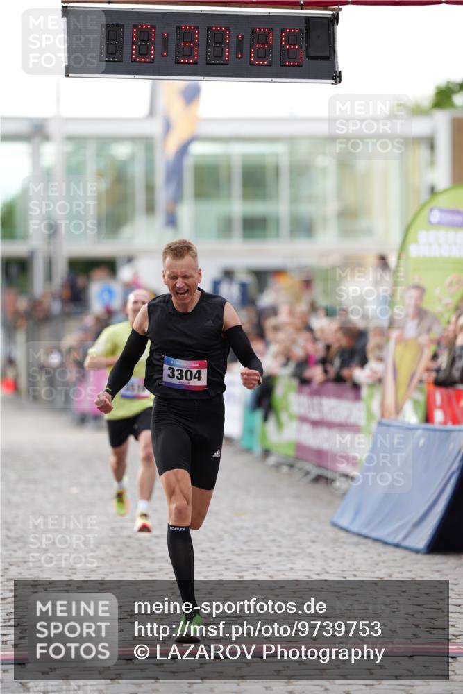 12.06.2026 - Holstenköstenlauf LAZAROV Photography http://msf.ph/oto/9739753 12.06.2026 19:37:24 Laufen 3304, 3515 meine-sportfotos.de