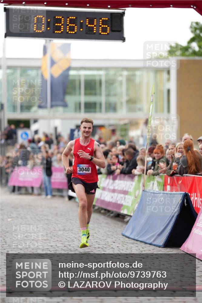 12.06.2026 - Holstenköstenlauf LAZAROV Photography http://msf.ph/oto/9739763 12.06.2026 19:36:45 Laufen 3040 meine-sportfotos.de