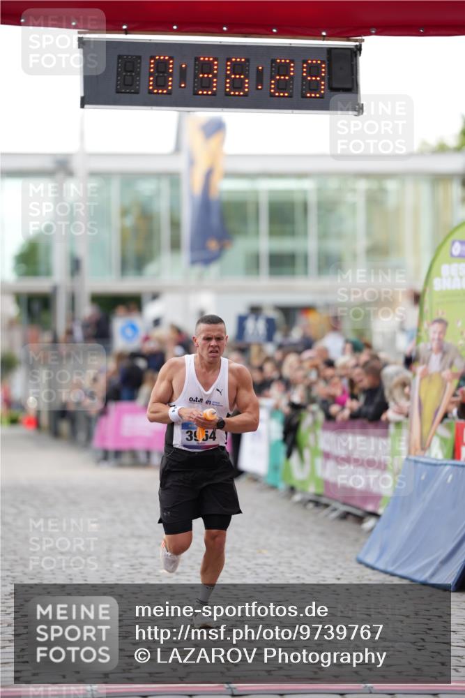 12.06.2026 - Holstenköstenlauf LAZAROV Photography http://msf.ph/oto/9739767 12.06.2026 19:36:28 Laufen 3954 meine-sportfotos.de