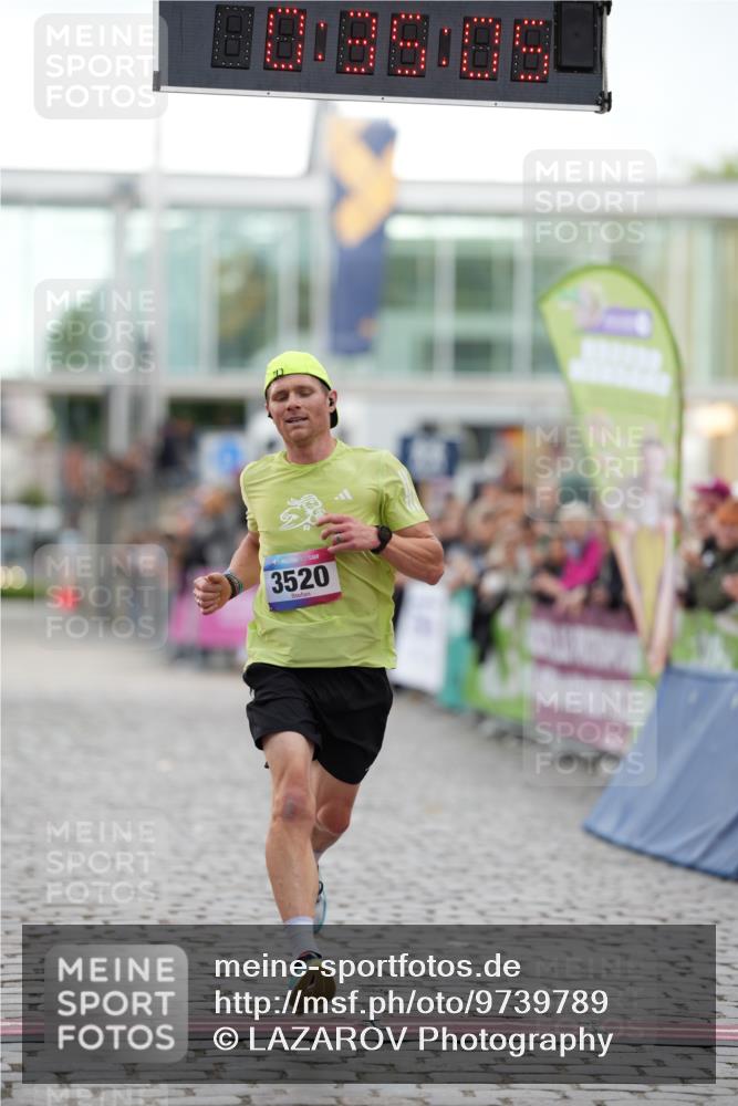 12.06.2026 - Holstenköstenlauf LAZAROV Photography http://msf.ph/oto/9739789 12.06.2026 19:35:04 Laufen 3520 meine-sportfotos.de