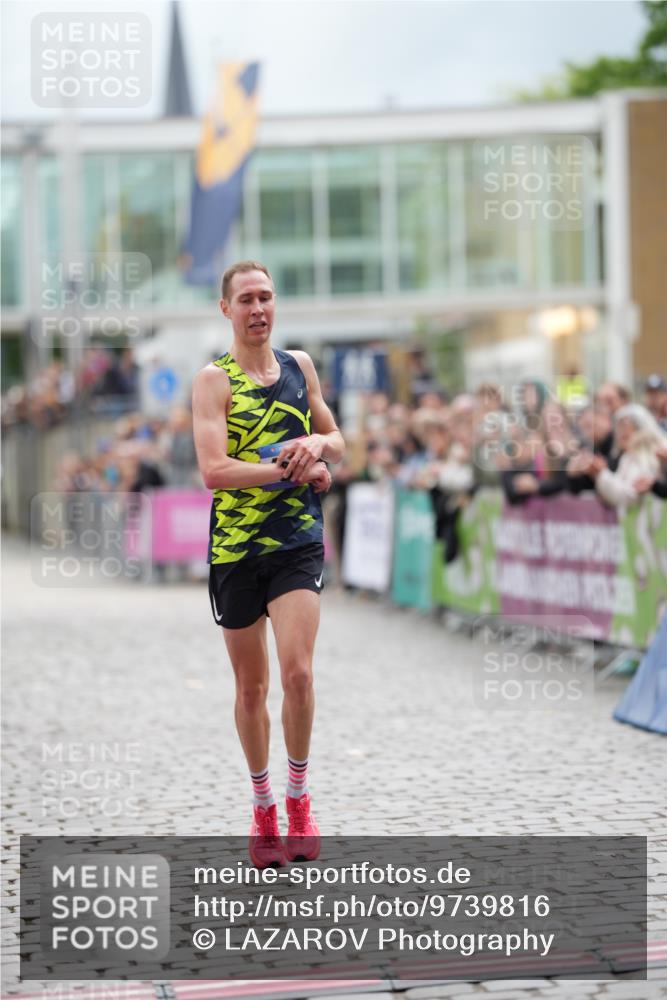 12.06.2026 - Holstenköstenlauf LAZAROV Photography http://msf.ph/oto/9739816 12.06.2026 19:31:55 Laufen 4664, 4800 meine-sportfotos.de