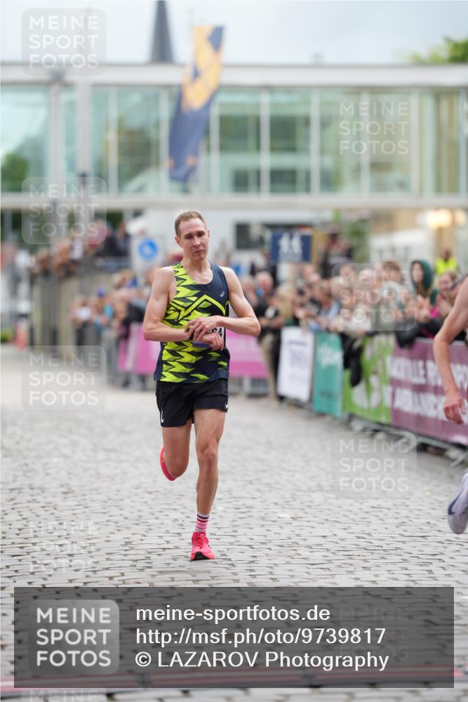 12.06.2026 - Holstenköstenlauf LAZAROV Photography http://msf.ph/oto/9739817 12.06.2026 19:31:54 Laufen 4664, 4800 meine-sportfotos.de