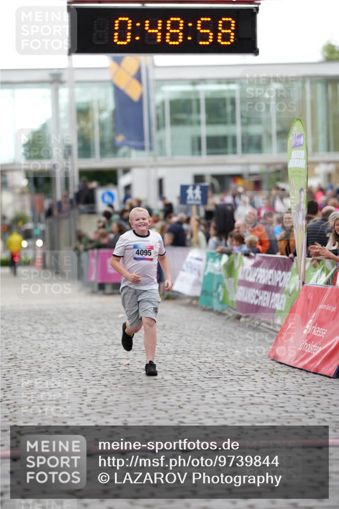 12.06.2026 - Holstenköstenlauf LAZAROV Photography http://msf.ph/oto/9739844 12.06.2026 18:18:56 Laufen 4095 meine-sportfotos.de