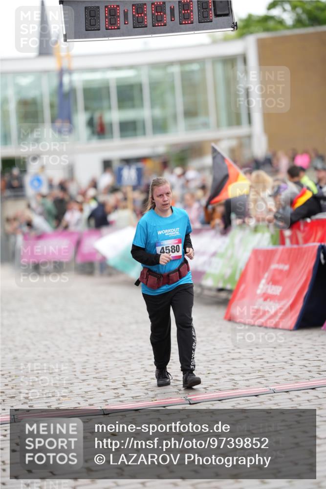 12.06.2026 - Holstenköstenlauf LAZAROV Photography http://msf.ph/oto/9739852 12.06.2026 18:15:29 Laufen 4580, 4584 meine-sportfotos.de