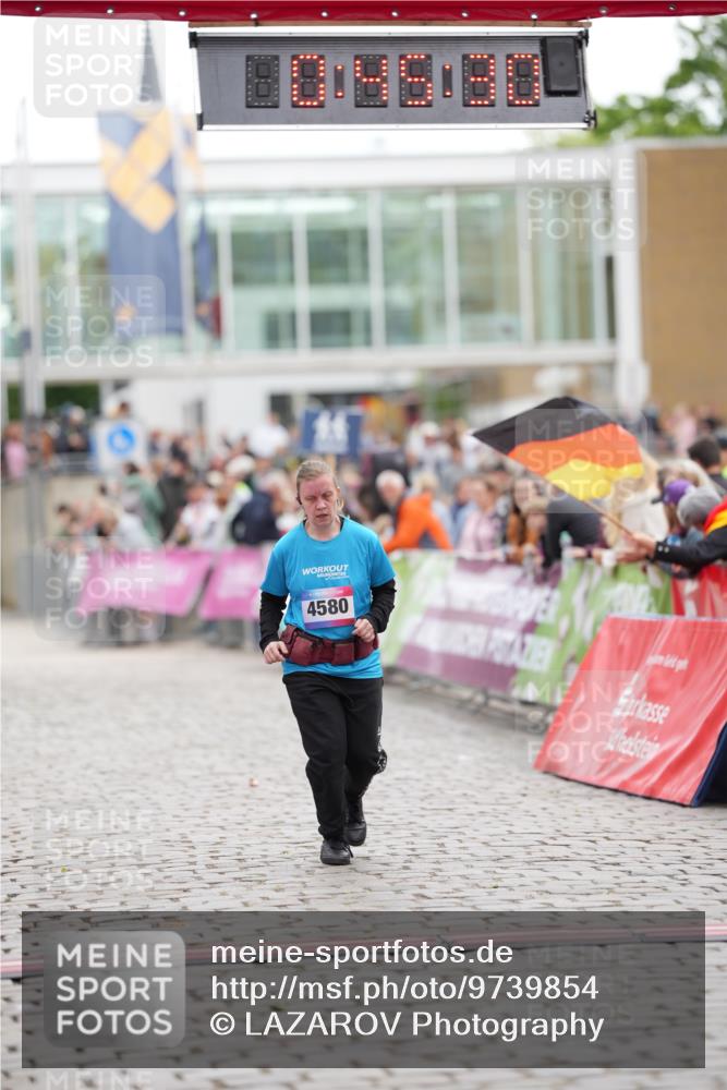 12.06.2026 - Holstenköstenlauf LAZAROV Photography http://msf.ph/oto/9739854 12.06.2026 18:15:28 Laufen 4580, 4584 meine-sportfotos.de