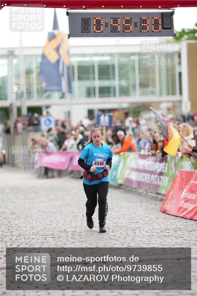 12.06.2026 - Holstenköstenlauf LAZAROV Photography http://msf.ph/oto/9739855 12.06.2026 18:15:28 Laufen 4580, 4584 meine-sportfotos.de