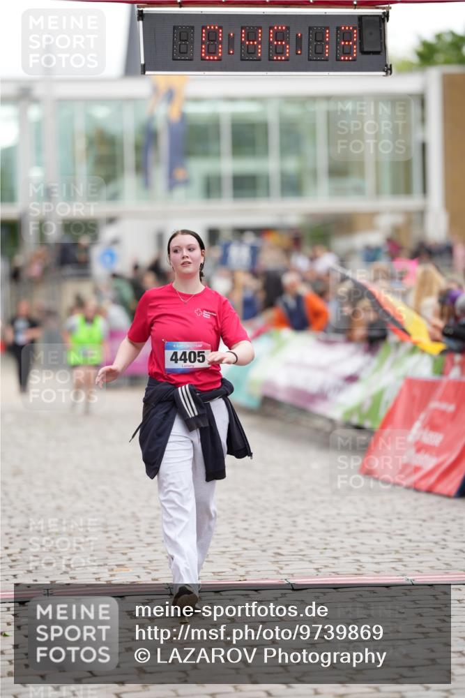 12.06.2026 - Holstenköstenlauf LAZAROV Photography http://msf.ph/oto/9739869 12.06.2026 18:15:11 Laufen 4330, 4405 meine-sportfotos.de
