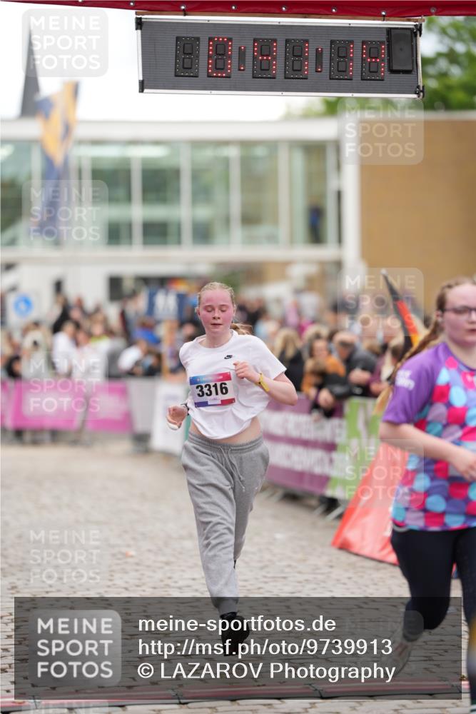 12.06.2026 - Holstenköstenlauf LAZAROV Photography http://msf.ph/oto/9739913 12.06.2026 18:11:12 Laufen 3316, 3765, 4209, 4477 meine-sportfotos.de