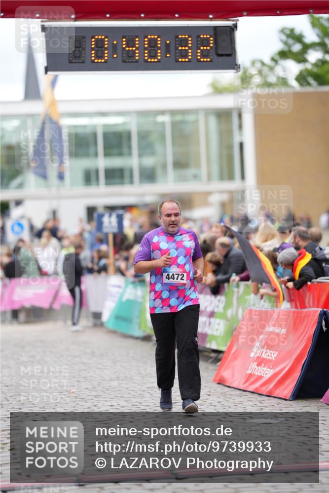 12.06.2026 - Holstenköstenlauf LAZAROV Photography http://msf.ph/oto/9739933 12.06.2026 18:10:30 Laufen 4207, 4472 meine-sportfotos.de