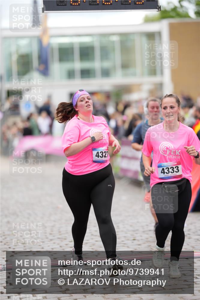 12.06.2026 - Holstenköstenlauf LAZAROV Photography http://msf.ph/oto/9739941 12.06.2026 18:10:17 Laufen 3138, 4327, 4333 meine-sportfotos.de