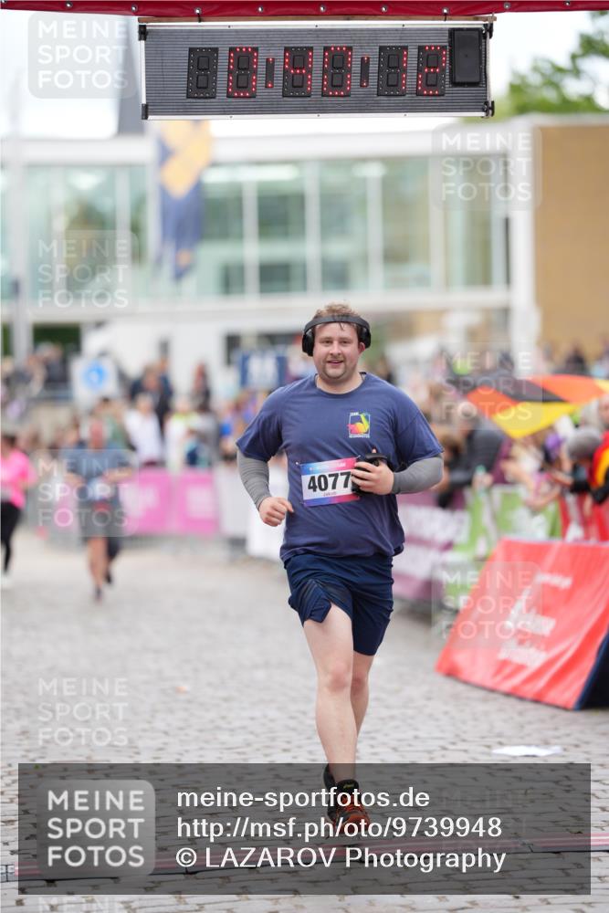 12.06.2026 - Holstenköstenlauf LAZAROV Photography http://msf.ph/oto/9739948 12.06.2026 18:10:10 Laufen 4077, 4082 meine-sportfotos.de