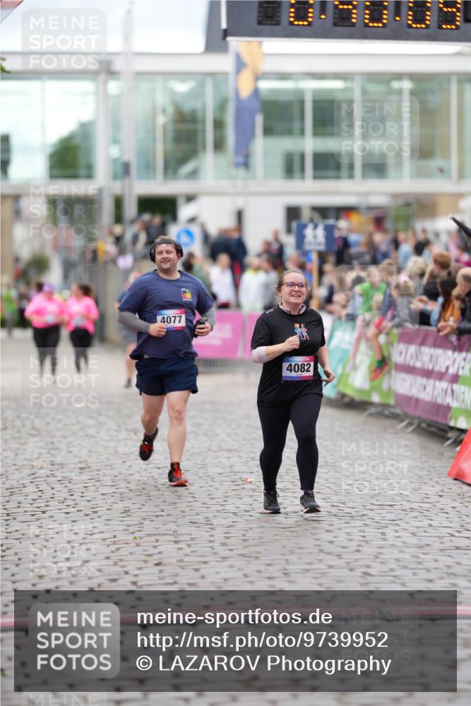 12.06.2026 - Holstenköstenlauf LAZAROV Photography http://msf.ph/oto/9739952 12.06.2026 18:10:07 Laufen 4077, 4082 meine-sportfotos.de