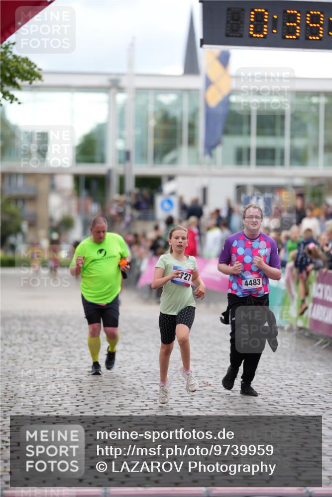 12.06.2026 - Holstenköstenlauf LAZAROV Photography http://msf.ph/oto/9739959 12.06.2026 18:09:24 Laufen 3727, 4200, 4483 meine-sportfotos.de