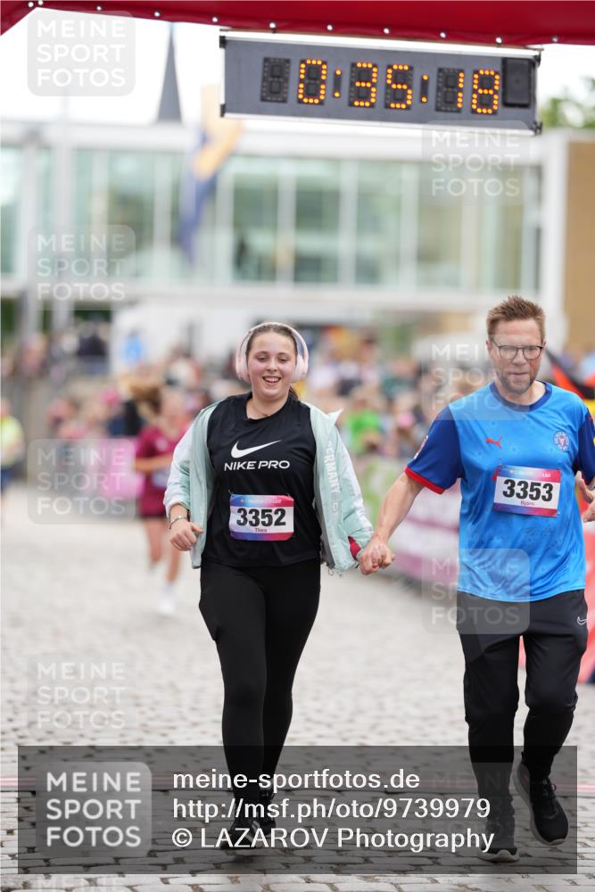 12.06.2026 - Holstenköstenlauf LAZAROV Photography http://msf.ph/oto/9739979 12.06.2026 18:05:16 Laufen 3352, 3353, 3616, 3867, 3896 meine-sportfotos.de