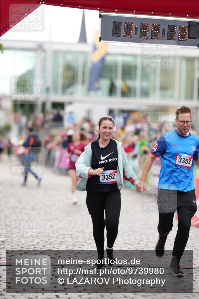 12.06.2026 - Holstenköstenlauf LAZAROV Photography http://msf.ph/oto/9739980 12.06.2026 18:05:16 Laufen 3352, 3353, 3616, 3867, 3896 meine-sportfotos.de