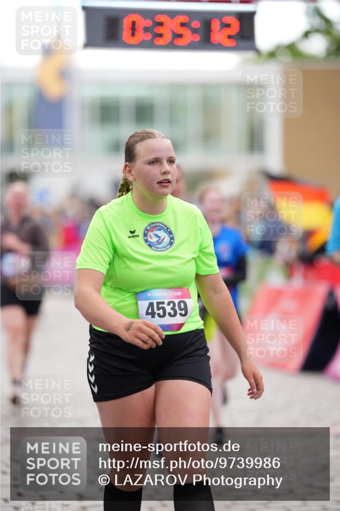 12.06.2026 - Holstenköstenlauf LAZAROV Photography http://msf.ph/oto/9739986 12.06.2026 18:05:10 Laufen 3409, 3616, 3867, 3871, 3872, 3896, 4539 meine-sportfotos.de