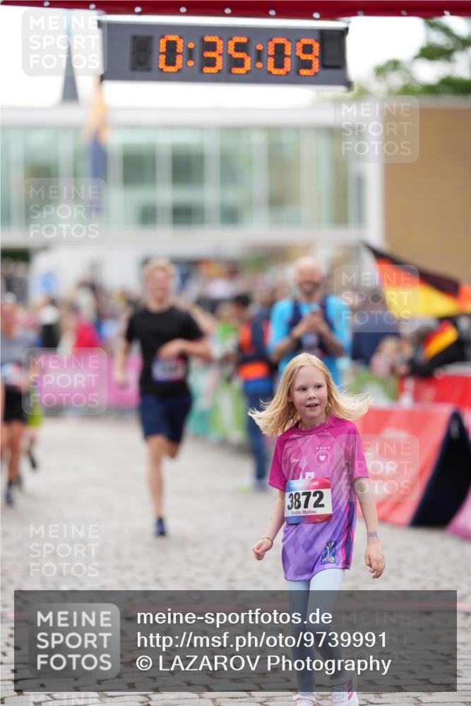 12.06.2026 - Holstenköstenlauf LAZAROV Photography http://msf.ph/oto/9739991 12.06.2026 18:05:07 Laufen 3409, 3616, 3867, 3871, 3872, 3874, 3896, 4539 meine-sportfotos.de