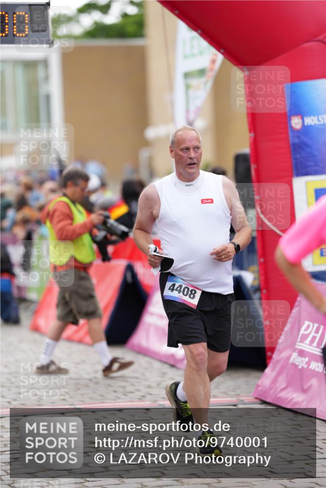 12.06.2026 - Holstenköstenlauf LAZAROV Photography http://msf.ph/oto/9740001 12.06.2026 18:04:58 Laufen 3874, 4337, 4408 meine-sportfotos.de