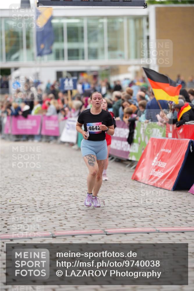 12.06.2026 - Holstenköstenlauf LAZAROV Photography http://msf.ph/oto/9740038 12.06.2026 18:04:15 Laufen 3535, 3674, 4102, 4104, 4642, 4845 meine-sportfotos.de