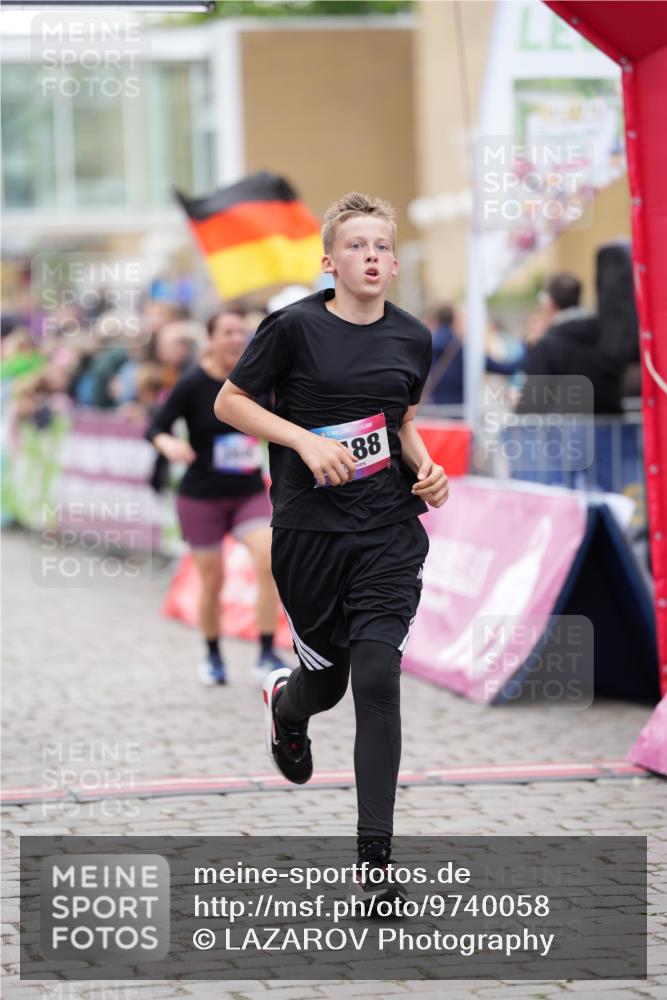12.06.2026 - Holstenköstenlauf LAZAROV Photography http://msf.ph/oto/9740058 12.06.2026 18:03:52 Laufen 3713, 3736, 3845, 3913, 4488 meine-sportfotos.de