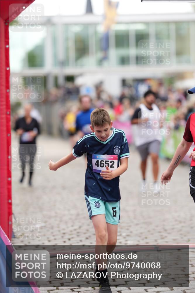12.06.2026 - Holstenköstenlauf LAZAROV Photography http://msf.ph/oto/9740068 12.06.2026 18:03:38 Laufen 3228, 3641, 3675, 3743, 4349, 4410, 4618, 4619, 4641, 4652, 4653, 4724 meine-sportfotos.de