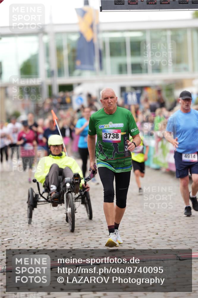 12.06.2026 - Holstenköstenlauf LAZAROV Photography http://msf.ph/oto/9740095 12.06.2026 18:03:09 Laufen 3738, 4137, 4687, 4901, 4914 meine-sportfotos.de