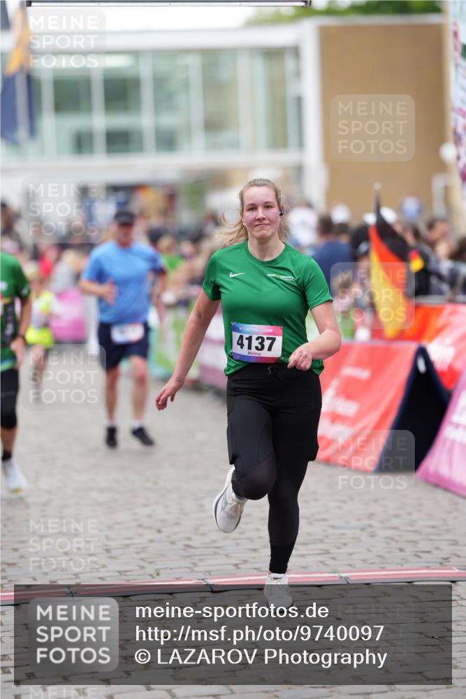 12.06.2026 - Holstenköstenlauf LAZAROV Photography http://msf.ph/oto/9740097 12.06.2026 18:03:08 Laufen 3738, 4137, 4901, 4914 meine-sportfotos.de