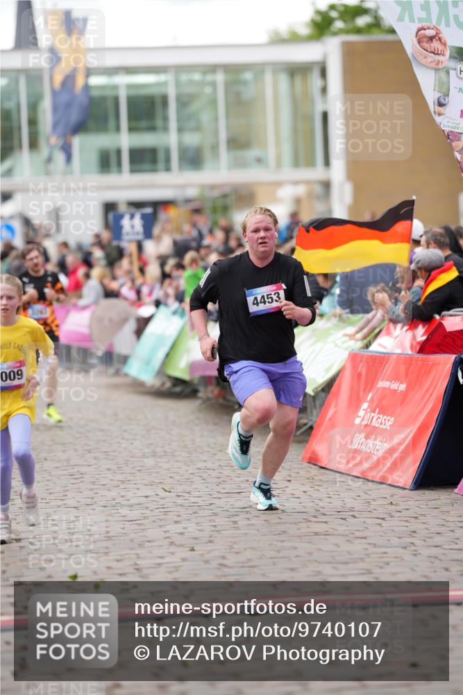 12.06.2026 - Holstenköstenlauf LAZAROV Photography http://msf.ph/oto/9740107 12.06.2026 18:02:55 Laufen 3399, 4009, 4027, 4453, 4626, 4677 meine-sportfotos.de