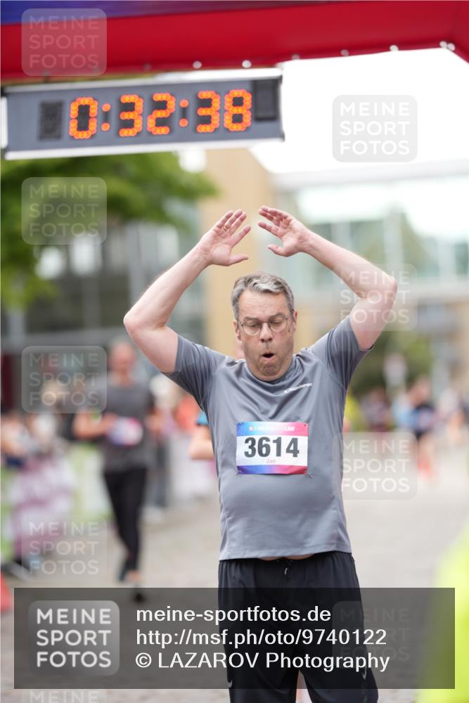 12.06.2026 - Holstenköstenlauf LAZAROV Photography http://msf.ph/oto/9740122 12.06.2026 18:02:36 Laufen 3548, 3611, 3612, 3614, 3655, 3720, 3868, 4274, 4393, 4394 meine-sportfotos.de