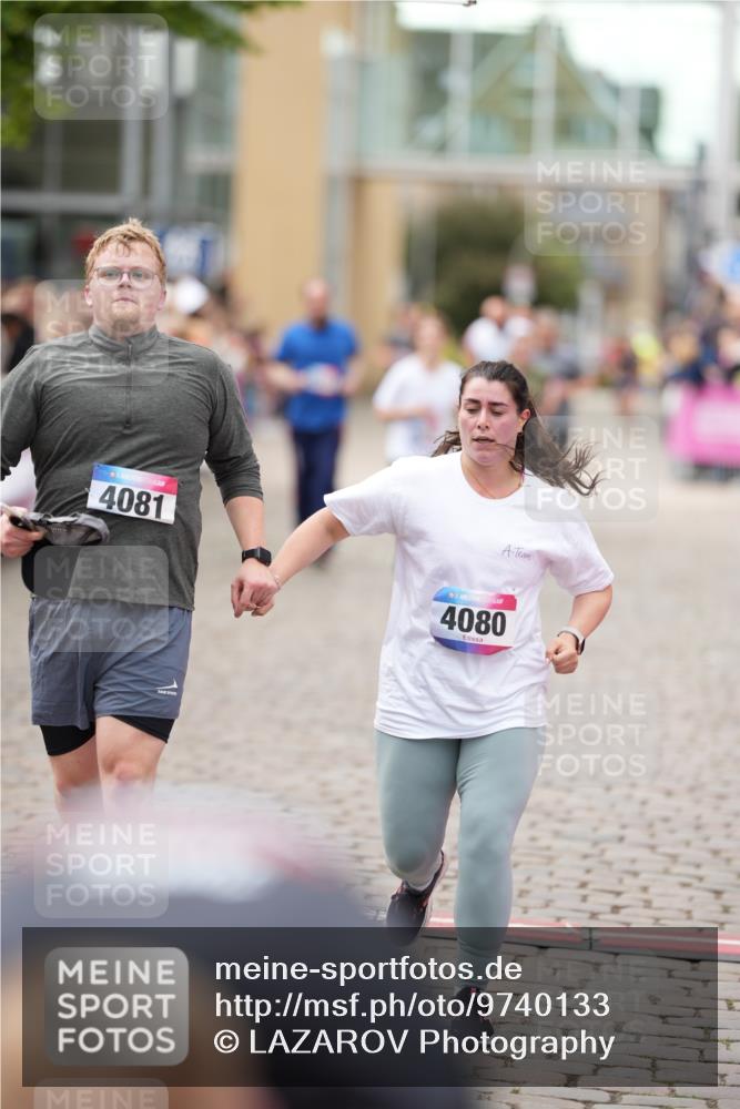 12.06.2026 - Holstenköstenlauf LAZAROV Photography http://msf.ph/oto/9740133 12.06.2026 18:02:27 Laufen 3720, 3942, 4080, 4081 meine-sportfotos.de