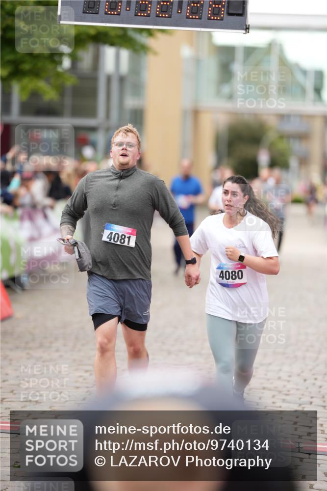 12.06.2026 - Holstenköstenlauf LAZAROV Photography http://msf.ph/oto/9740134 12.06.2026 18:02:26 Laufen 3942, 4080, 4081 meine-sportfotos.de
