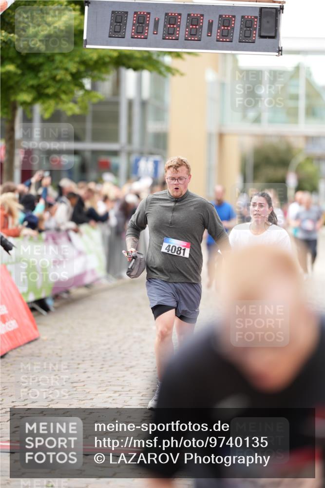 12.06.2026 - Holstenköstenlauf LAZAROV Photography http://msf.ph/oto/9740135 12.06.2026 18:02:25 Laufen 3942, 4080, 4081 meine-sportfotos.de