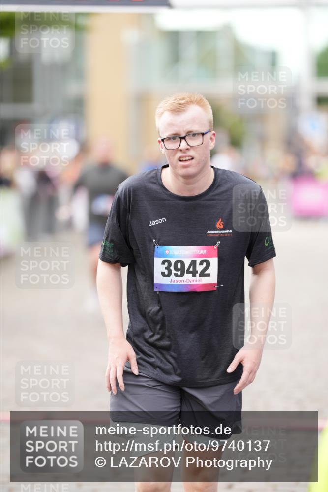 12.06.2026 - Holstenköstenlauf LAZAROV Photography http://msf.ph/oto/9740137 12.06.2026 18:02:24 Laufen 3942, 4017, 4080, 4081 meine-sportfotos.de
