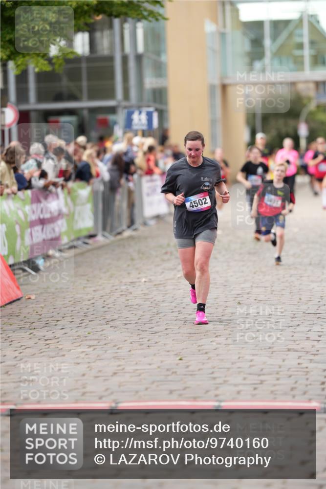 12.06.2026 - Holstenköstenlauf LAZAROV Photography http://msf.ph/oto/9740160 12.06.2026 18:01:59 Laufen 3381, 3821, 4002, 4502, 4735 meine-sportfotos.de