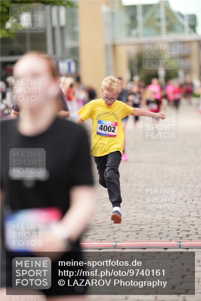 12.06.2026 - Holstenköstenlauf LAZAROV Photography http://msf.ph/oto/9740161 12.06.2026 18:01:57 Laufen 3381, 4002, 4502, 4735 meine-sportfotos.de