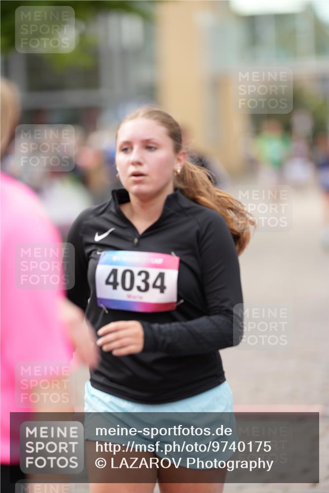 12.06.2026 - Holstenköstenlauf LAZAROV Photography http://msf.ph/oto/9740175 12.06.2026 18:01:44 Laufen 3300, 3813, 4034, 4076, 4321, 4339 meine-sportfotos.de
