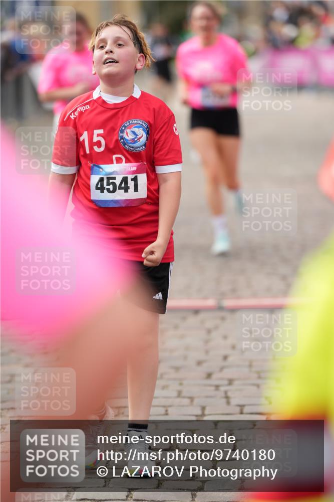 12.06.2026 - Holstenköstenlauf LAZAROV Photography http://msf.ph/oto/9740180 12.06.2026 18:01:40 Laufen 3300, 4034, 4075, 4076, 4321, 4335, 4338, 4339, 4541, 4905, 4906 meine-sportfotos.de