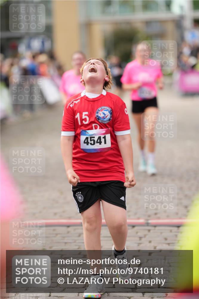 12.06.2026 - Holstenköstenlauf LAZAROV Photography http://msf.ph/oto/9740181 12.06.2026 18:01:39 Laufen 3300, 4034, 4075, 4076, 4321, 4335, 4338, 4339, 4541, 4905, 4906 meine-sportfotos.de