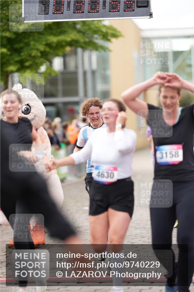 12.06.2026 - Holstenköstenlauf LAZAROV Photography http://msf.ph/oto/9740229 12.06.2026 18:00:53 Laufen 3158, 3245, 3299, 3377, 3418, 3732, 4030, 4051, 4480, 4629, 4630, 4885, 4889 meine-sportfotos.de